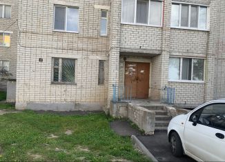 Продажа 2-комнатной квартиры, 74.8 м2, Трубчевск, Заводская улица, 3