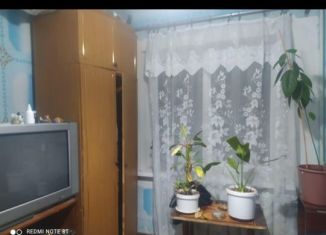 Продаю 2-комнатную квартиру, 39 м2, Владикавказ, площадь 50 лет Октября, 6, 1-й микрорайон