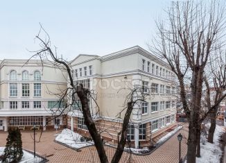 Продается двухкомнатная квартира, 48.6 м2, Москва, улица Большая Ордынка, 17с1, метро Третьяковская