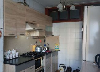 Продается 3-комнатная квартира, 80 м2, город Кизилюрт, улица Гамзата Цадаса, 81Б