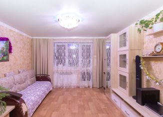 Трехкомнатная квартира на продажу, 74 м2, Тобольск, микрорайон 7А, 21Б