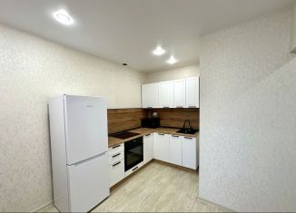 Сдаю 1-ком. квартиру, 38 м2, Тюмень, улица Менжинского, 60