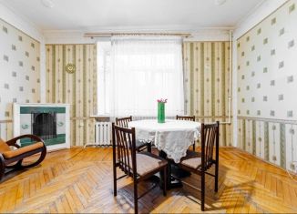 Продаю 3-ком. квартиру, 83 м2, Санкт-Петербург, Дегтярный переулок, 28