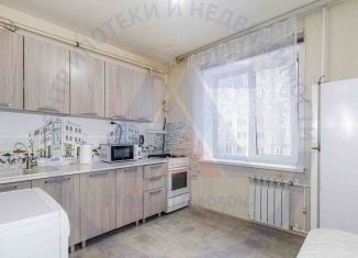 Продам 2-комнатную квартиру, 52 м2, Курган, улица Гоголя, 100