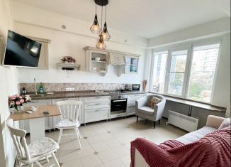 Сдача в аренду 1-ком. квартиры, 38 м2, Сочи, улица Цюрупы, 34, микрорайон Новый Сочи