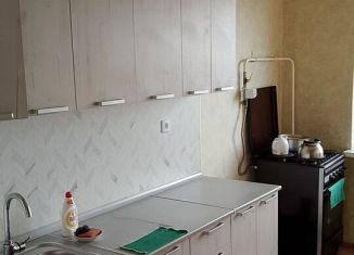 Продаю 3-ком. квартиру, 65 м2, Аксай, улица Коминтерна, 139Б