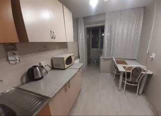 Сдаю в аренду 2-ком. квартиру, 49 м2, Тюмень, Транспортная улица, 106