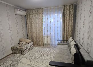 Сдаю 1-ком. квартиру, 38 м2, Волгодонск, проспект Курчатова, 3