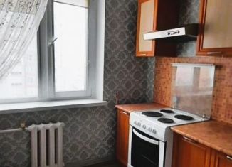 Сдается в аренду 1-комнатная квартира, 40 м2, Омск, улица 6-я Линия, 180