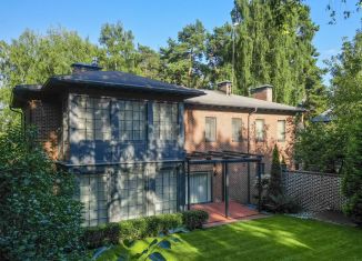 Продаю дом, 250 м2, деревня Жуковка, А-106, 9-й километр