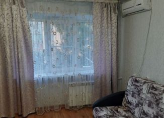 Сдам однокомнатную квартиру, 19 м2, Азов, улица Макаровского, 29Б