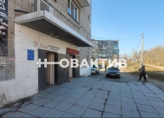 Продам торговую площадь, 64.5 м2, Искитим, Центральная улица, 18