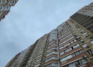 Продам 1-ком. квартиру, 45 м2, Краснодар, улица Цезаря Куникова, 24к2, микрорайон Завод Радиоизмерительных Приборов