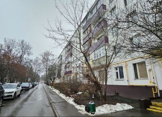 Продажа двухкомнатной квартиры, 45 м2, Москва, 1-й микрорайон, 12