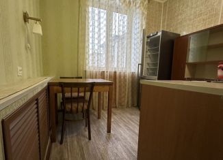 Сдам двухкомнатную квартиру, 60 м2, Вологодская область, улица Сталеваров, 49