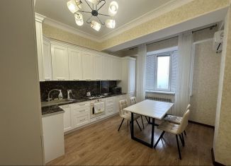 Аренда 2-ком. квартиры, 65 м2, Каспийск, проспект Акулиничева, 23