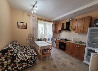 Сдается в аренду 1-ком. квартира, 40 м2, Калуга, улица Академика Королёва, 22