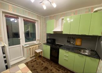 Сдаю 2-ком. квартиру, 53 м2, Тверь, улица Новикова, 21