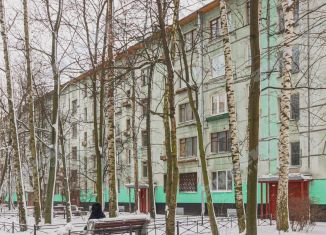 Продам 4-комнатную квартиру, 49 м2, Санкт-Петербург, Ленинский проспект, 137к3, метро Проспект Ветеранов