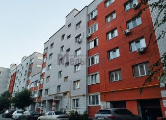 Продается двухкомнатная квартира, 71.1 м2, Волгоград, улица Базарова, 2