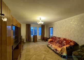 Сдаю в аренду 3-ком. квартиру, 70 м2, Санкт-Петербург, улица Чекистов, 42, метро Проспект Ветеранов