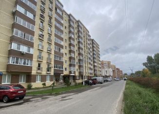 Продам 2-ком. квартиру, 50 м2, Дмитров, Сиреневая улица, 1