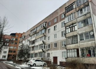 Сдаю в аренду трехкомнатную квартиру, 66.4 м2, Серпухов, Новая улица, 12