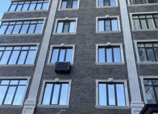 Продам трехкомнатную квартиру, 135 м2, Карачаево-Черкесия, Комсомольская улица, 17