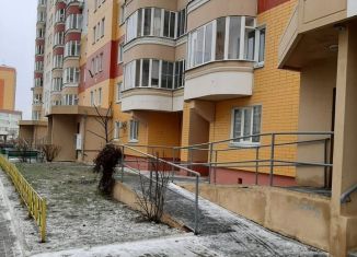 Продается двухкомнатная квартира, 58 м2, Курск, улица Домостроителей, 5