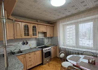 Сдам 3-комнатную квартиру, 114 м2, Чувашия, Первомайская улица, 44