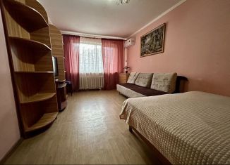 Сдается 1-ком. квартира, 30 м2, Волгоград, проспект Героев Сталинграда, 25, Красноармейский район