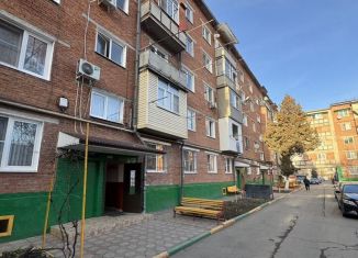 Продаю 4-ком. квартиру, 100 м2, Владикавказ, Владикавказская улица, 45к1