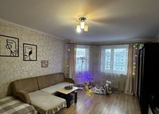 Сдаю 2-ком. квартиру, 70 м2, Москва, Изюмская улица, 28, район Южное Бутово