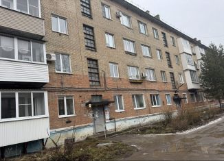 Продаю 2-ком. квартиру, 44 м2, Новомосковск, Октябрьская улица, 2