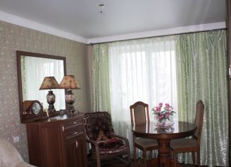 Продам 2-ком. квартиру, 50 м2, Чувашия, улица Комарова, 19