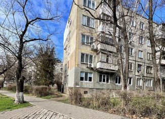 Продается 3-ком. квартира, 48 м2, Керчь, улица Кирова, 67