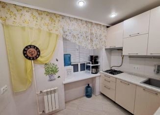 Продается 2-комнатная квартира, 43.5 м2, Екатеринбург, улица Чекистов, 12, Кировский район