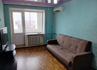 Продам 1-ком. квартиру, 33 м2, Каменск-Шахтинский, улица Ворошилова, 139А