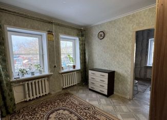 Продам 2-ком. квартиру, 40 м2, Куровское, улица Пролетарка, 12