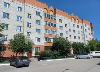 Трехкомнатная квартира на продажу, 81.9 м2, Тюмень, улица Мелиораторов, 8