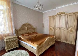 Аренда 2-ком. квартиры, 55 м2, Крым, бульвар Ленина, 2