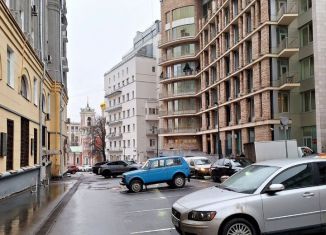 Сдается в аренду машиноместо, 13 м2, Москва, Брюсов переулок, 8-10с1