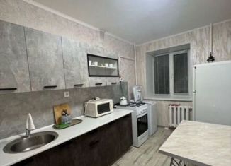 Сдаю 3-ком. квартиру, 60 м2, Туймазы, улица 8 Марта, 4