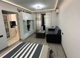 Продам 1-комнатную квартиру, 40 м2, Сочи, улица Куйбышева, 24