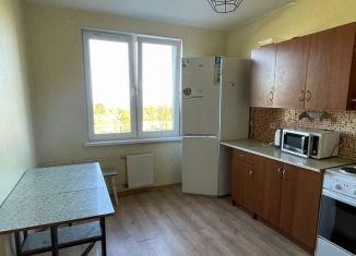 Сдаю 2-ком. квартиру, 62 м2, посёлок Шушары, Колпинское шоссе, 40к1