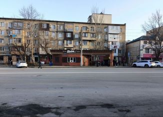 Сдам торговую площадь, 30 м2, Махачкала, проспект Гамидова, 75/1