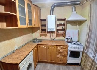 Продам 3-комнатную квартиру, 59 м2, Новочеркасск, улица Горького, 27