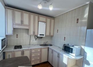 Продам 2-ком. квартиру, 44 м2, Симферополь, Киевская улица, 16