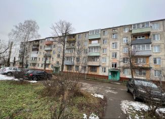 Продаю 2-ком. квартиру, 50 м2, Коломна, улица Гагарина, 54