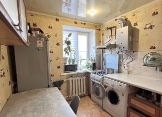 Продажа 1-ком. квартиры, 32.5 м2, Армавир, улица Урицкого, 160